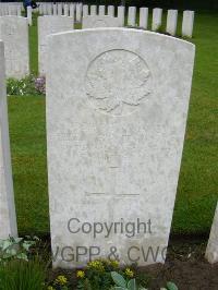 Etaples Military Cemetery - Baker, Herbert Picketts